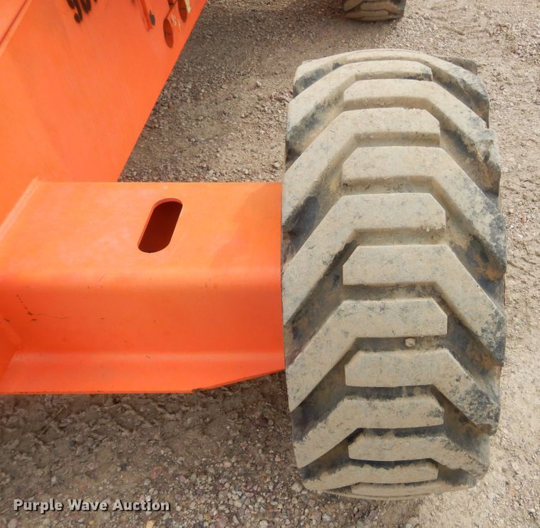 image for item KT9098 2007 JLG 400S  boom lift