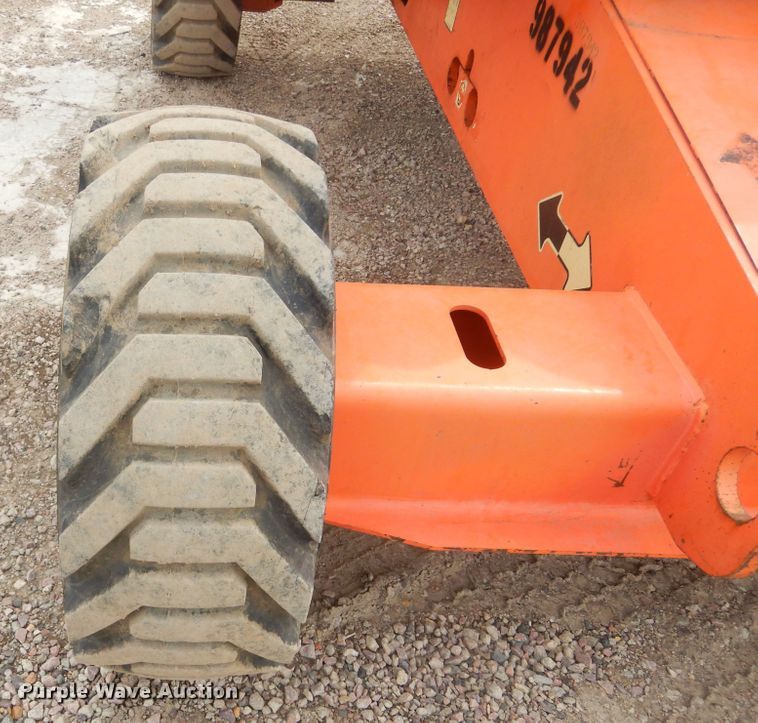 image for item KT9098 2007 JLG 400S  boom lift