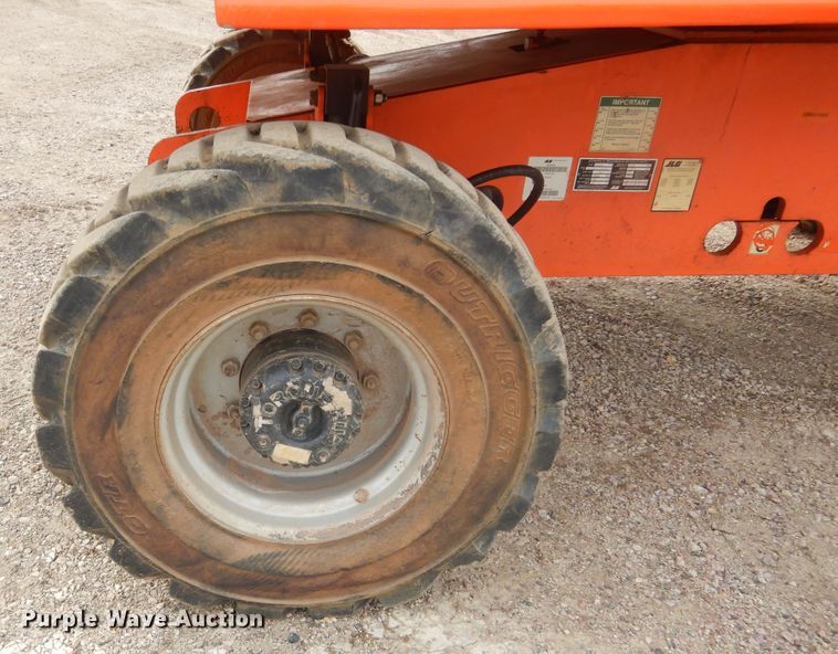 image for item KT9098 2007 JLG 400S  boom lift