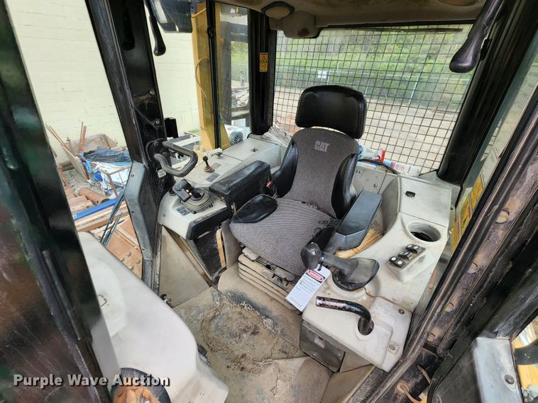 image for item KT9755 2012 Caterpillar D6N LGP  dozer