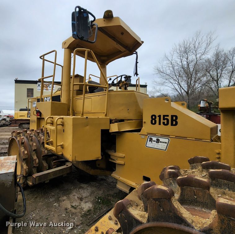 image for item KT9756 1984 Caterpillar 815B  soil compactor