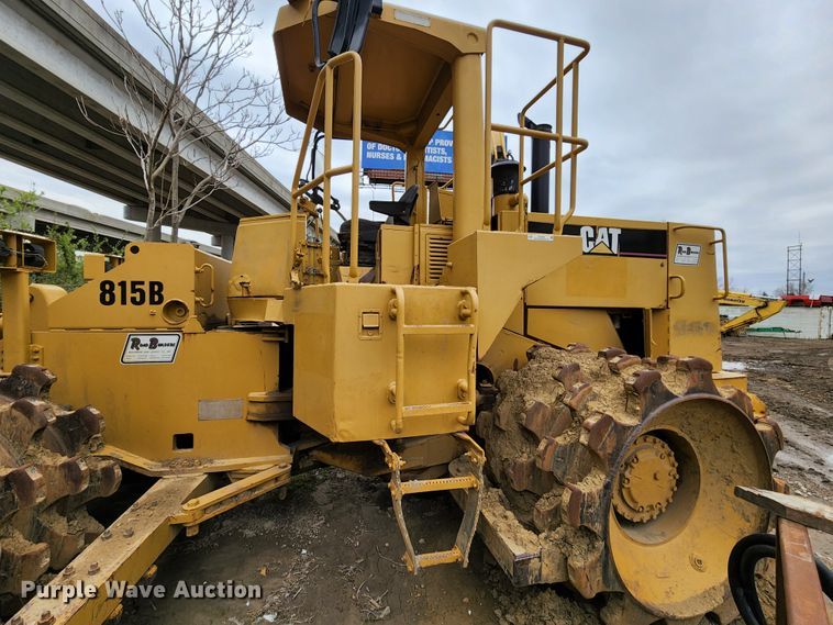 image for item KT9756 1984 Caterpillar 815B  soil compactor