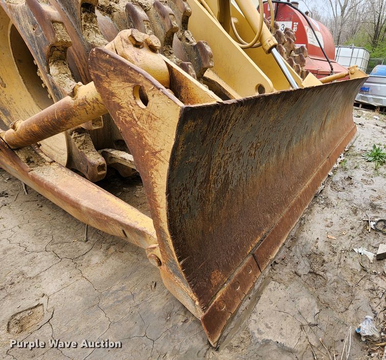 image for item KT9756 1984 Caterpillar 815B  soil compactor