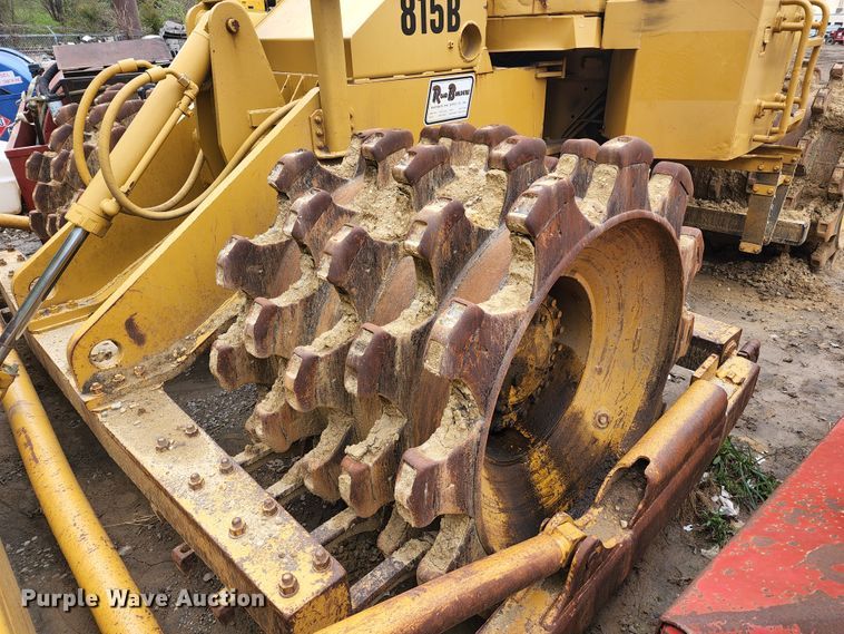 image for item KT9756 1984 Caterpillar 815B  soil compactor