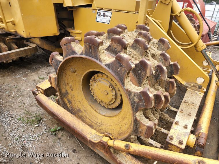 image for item KT9756 1984 Caterpillar 815B  soil compactor