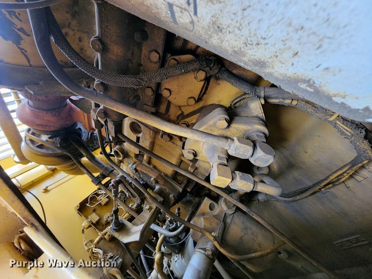 image for item KT9756 1984 Caterpillar 815B  soil compactor