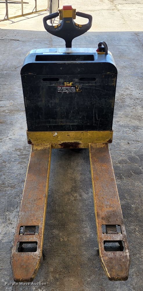 image for item KT9776 Yale MPB040-EN24T2748  electric pallet jack
