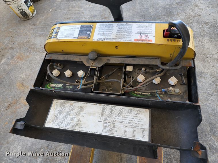 image for item KT9776 Yale MPB040-EN24T2748  electric pallet jack