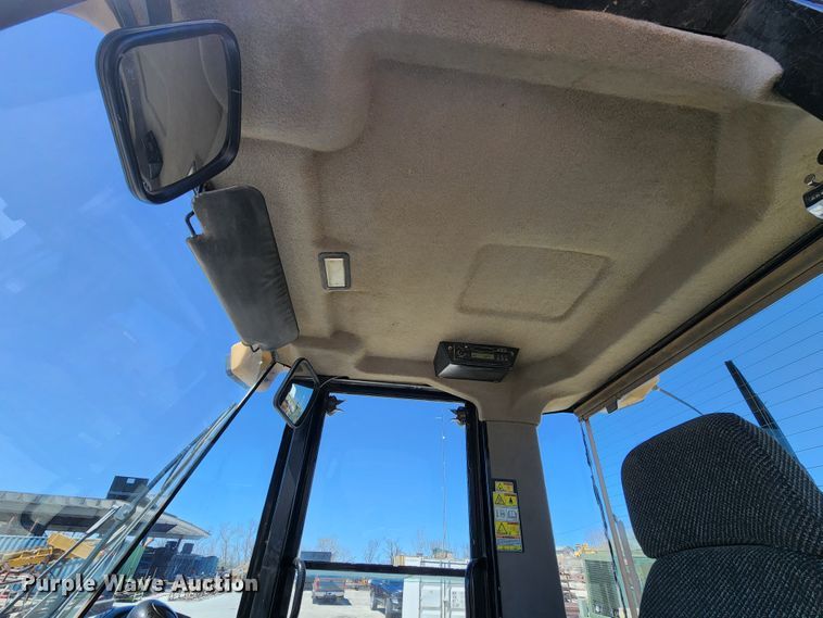 image for item KT9777 2006 Caterpillar 930G  wheel loader