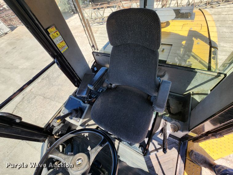 image for item KT9777 2006 Caterpillar 930G  wheel loader