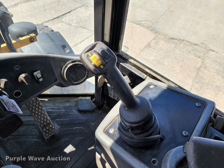 image for item KT9777 2006 Caterpillar 930G  wheel loader