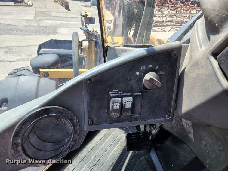 image for item KT9777 2006 Caterpillar 930G  wheel loader