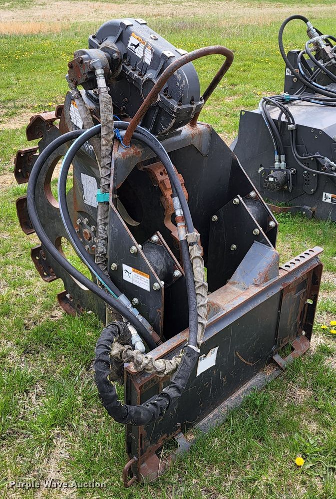 Bobcat skid steer compaction wheel in Warrensburg, MO Item KT9788
