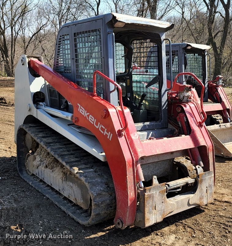 image for item KT9793 2015 Takeuchi TL12  tracked skid steer loader