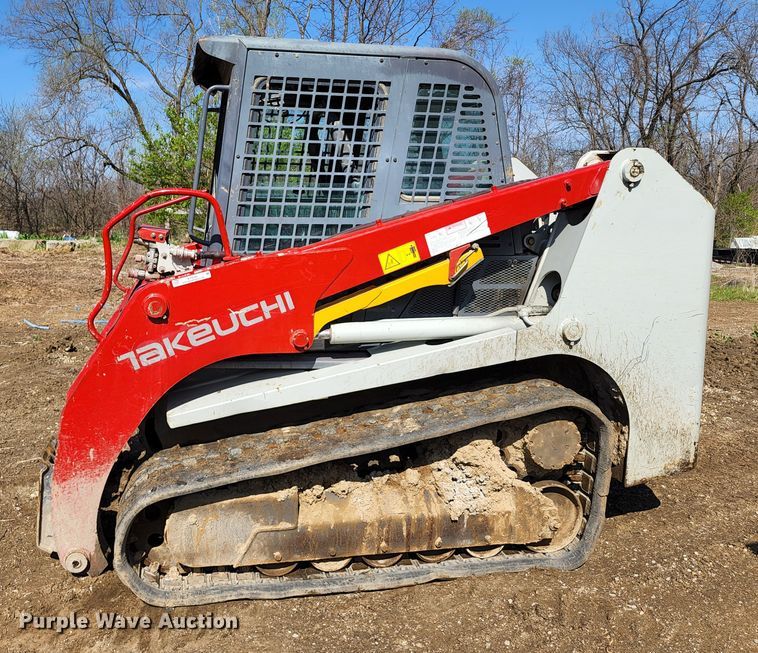 image for item KT9793 2015 Takeuchi TL12  tracked skid steer loader
