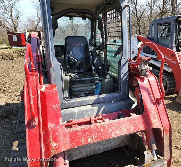 image for item KT9793 2015 Takeuchi TL12  tracked skid steer loader