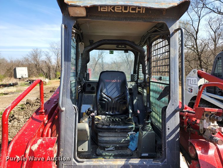 image for item KT9793 2015 Takeuchi TL12  tracked skid steer loader