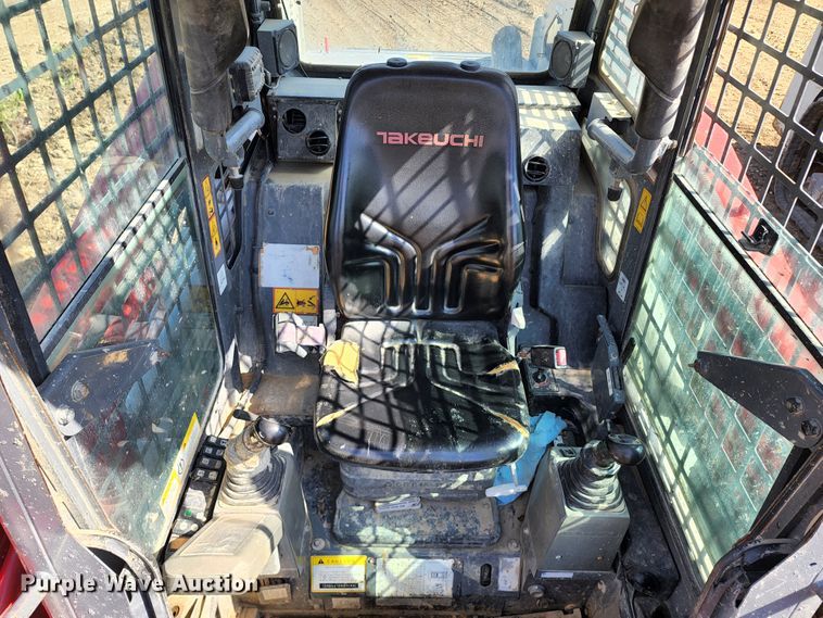 image for item KT9793 2015 Takeuchi TL12  tracked skid steer loader