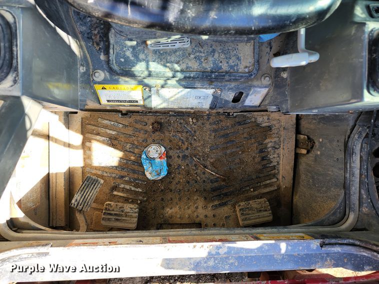 image for item KT9793 2015 Takeuchi TL12  tracked skid steer loader