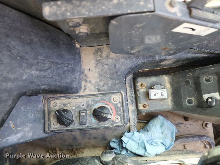 image for item KT9793 2015 Takeuchi TL12  tracked skid steer loader