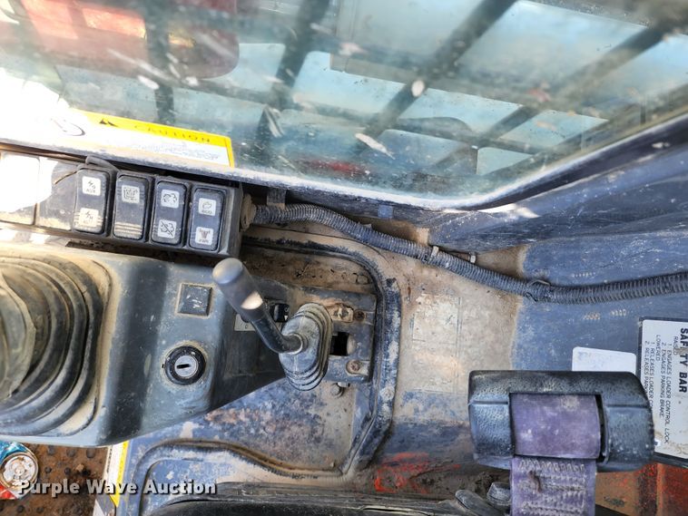 image for item KT9793 2015 Takeuchi TL12  tracked skid steer loader