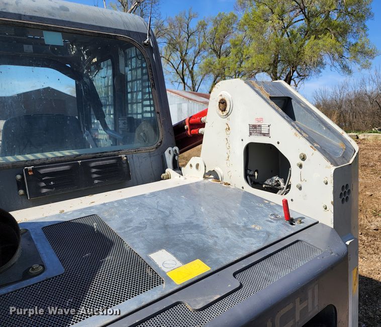 image for item KT9793 2015 Takeuchi TL12  tracked skid steer loader