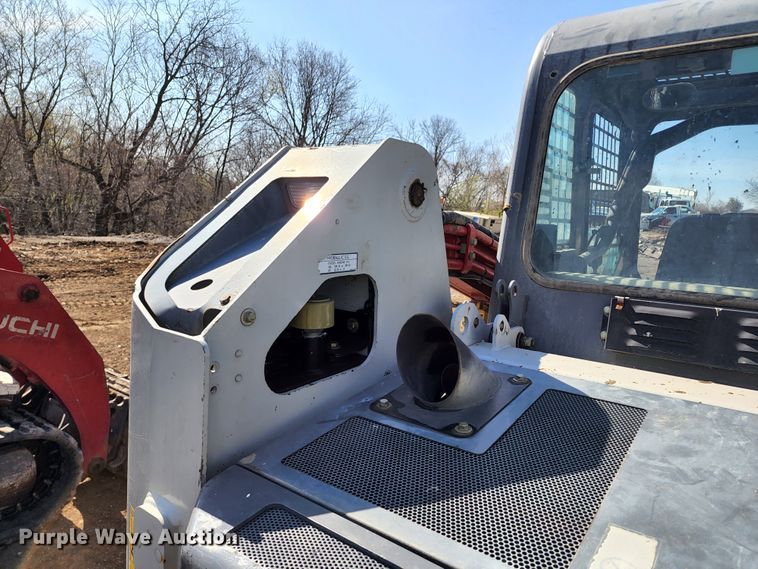 image for item KT9793 2015 Takeuchi TL12  tracked skid steer loader