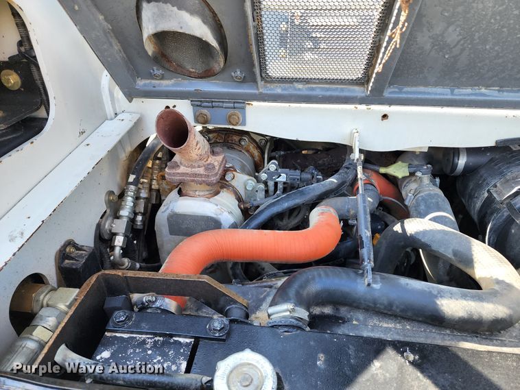 image for item KT9793 2015 Takeuchi TL12  tracked skid steer loader