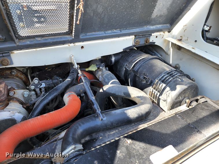 image for item KT9793 2015 Takeuchi TL12  tracked skid steer loader