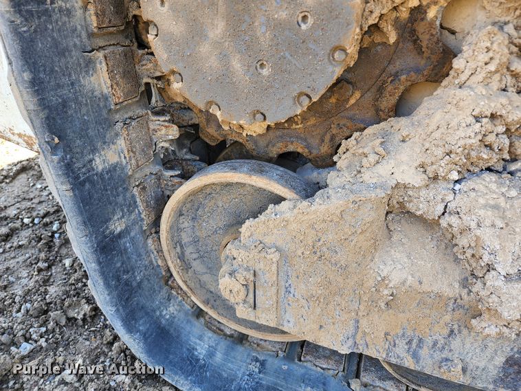 image for item KT9793 2015 Takeuchi TL12  tracked skid steer loader