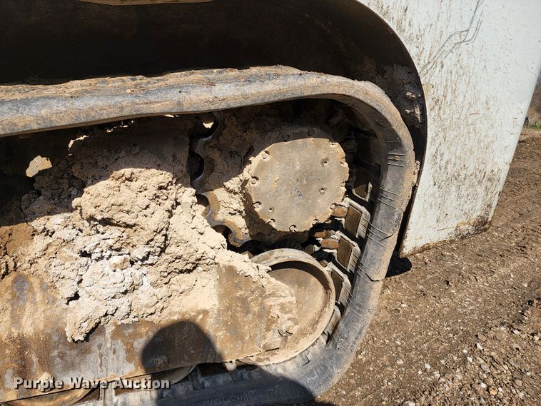 image for item KT9793 2015 Takeuchi TL12  tracked skid steer loader