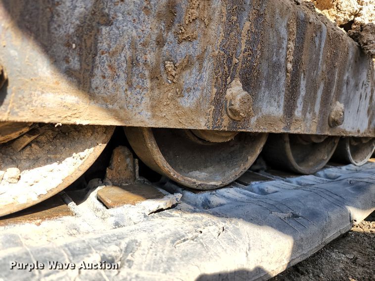 image for item KT9793 2015 Takeuchi TL12  tracked skid steer loader