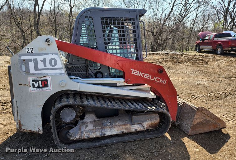 image for item KT9794 2016 Takeuchi TL10  tracked skid steer loader