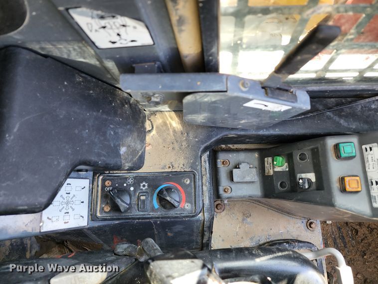 image for item KT9794 2016 Takeuchi TL10  tracked skid steer loader