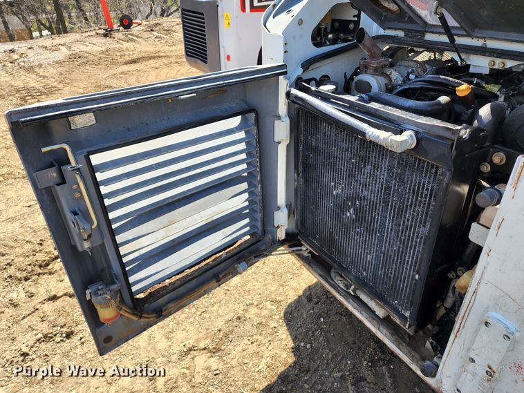 image for item KT9794 2016 Takeuchi TL10  tracked skid steer loader