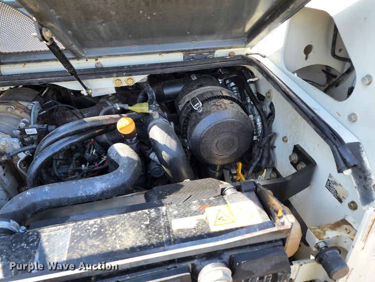 image for item KT9794 2016 Takeuchi TL10  tracked skid steer loader