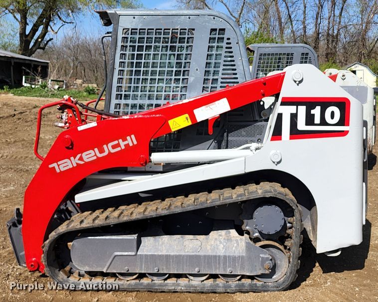 image for item KT9796 2016 Takeuchi TL10  tracked skid steer loader