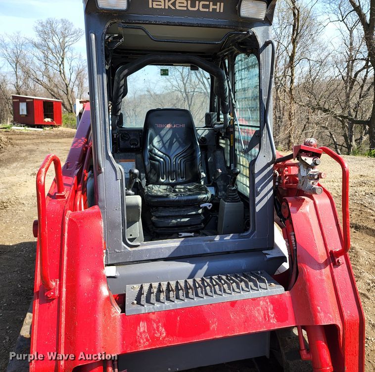 image for item KT9796 2016 Takeuchi TL10  tracked skid steer loader