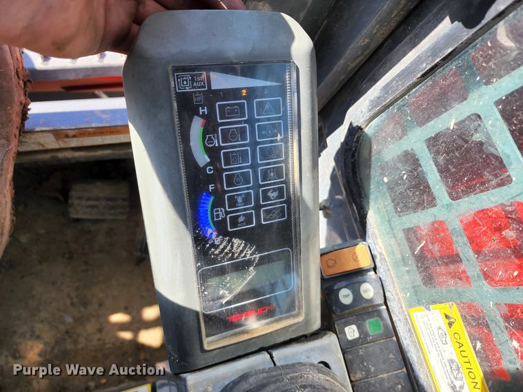 image for item KT9796 2016 Takeuchi TL10  tracked skid steer loader