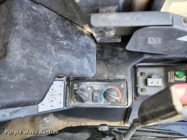 image for item KT9796 2016 Takeuchi TL10  tracked skid steer loader