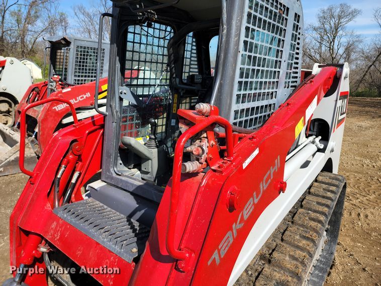 image for item KT9796 2016 Takeuchi TL10  tracked skid steer loader