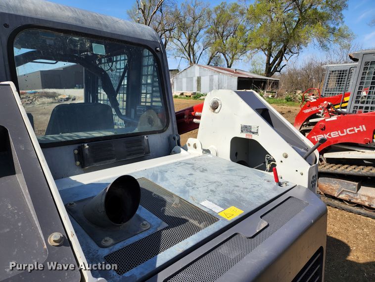 image for item KT9796 2016 Takeuchi TL10  tracked skid steer loader