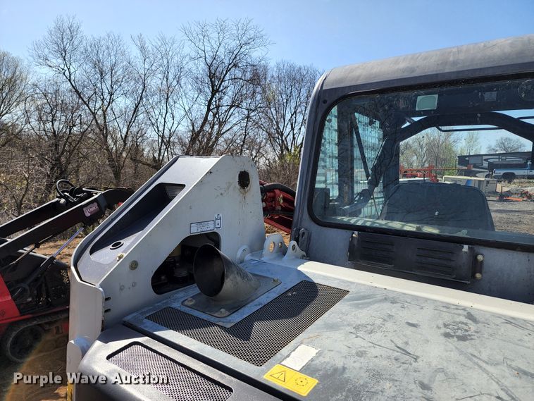 image for item KT9796 2016 Takeuchi TL10  tracked skid steer loader