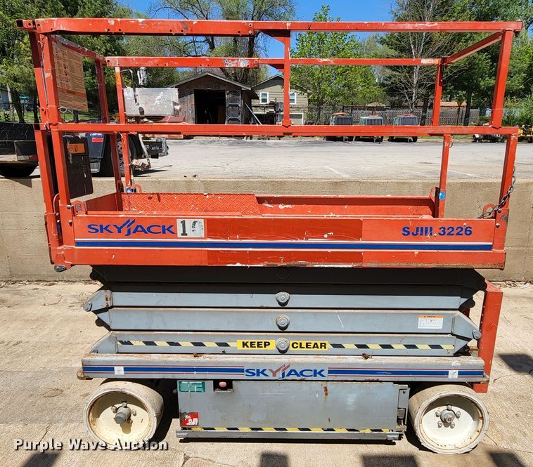 image for item KT9852 Skyjack SJIII 3226  scissor lift