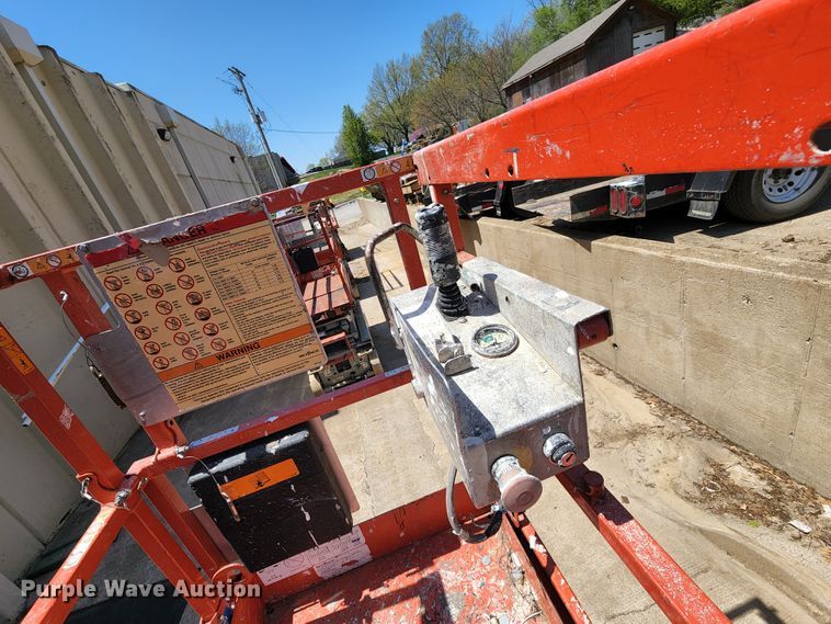image for item KT9852 Skyjack SJIII 3226  scissor lift