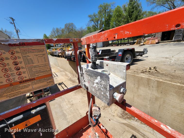 image for item KT9852 Skyjack SJIII 3226  scissor lift