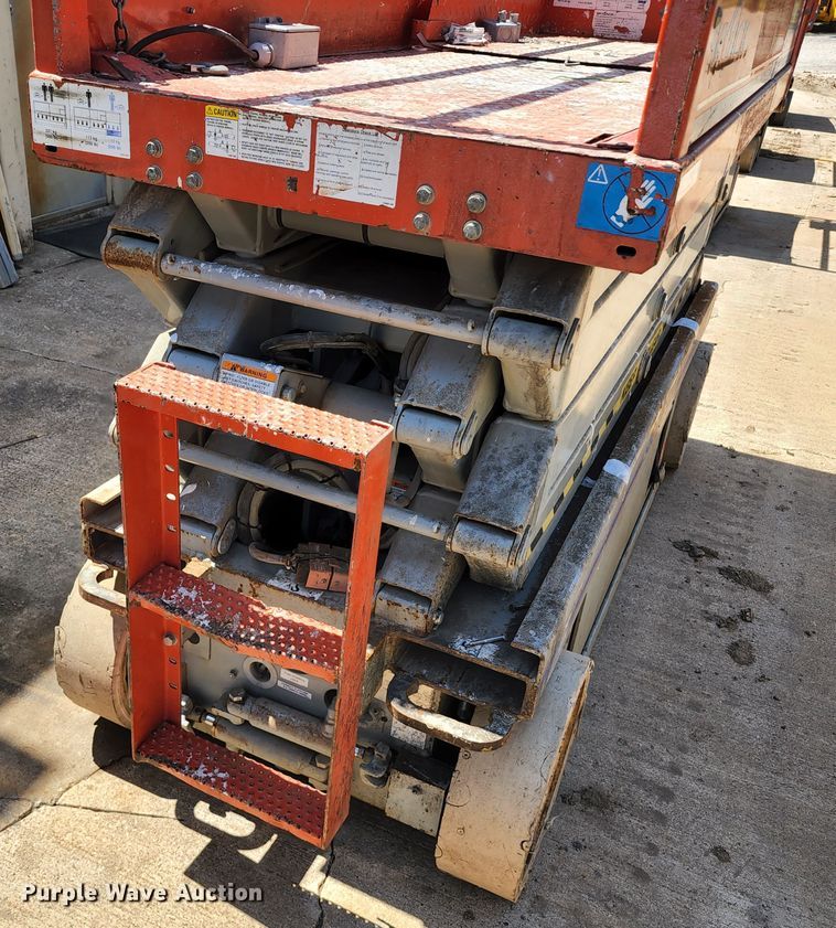 image for item KT9852 Skyjack SJIII 3226  scissor lift