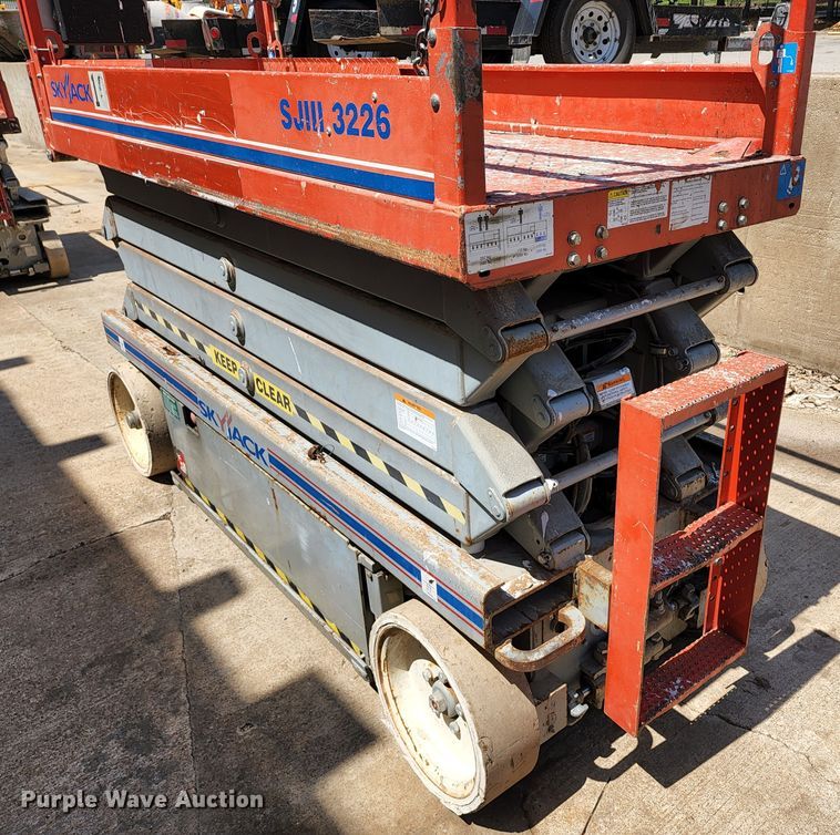 image for item KT9852 Skyjack SJIII 3226  scissor lift
