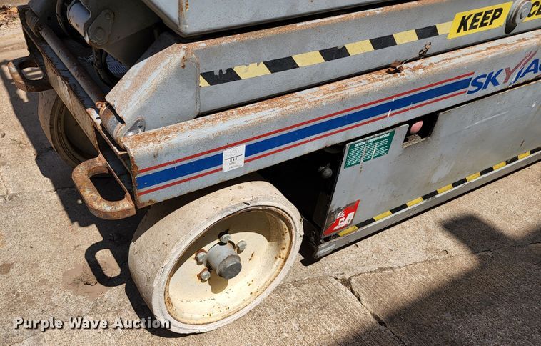 image for item KT9852 Skyjack SJIII 3226  scissor lift