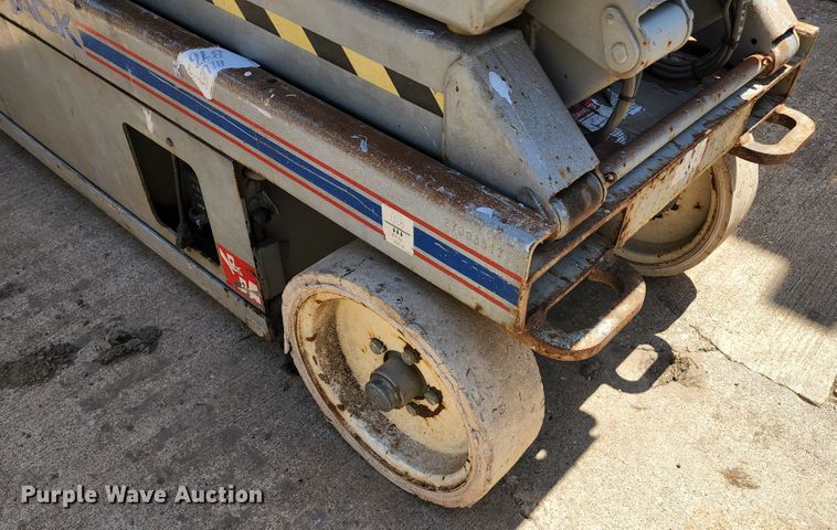 image for item KT9852 Skyjack SJIII 3226  scissor lift